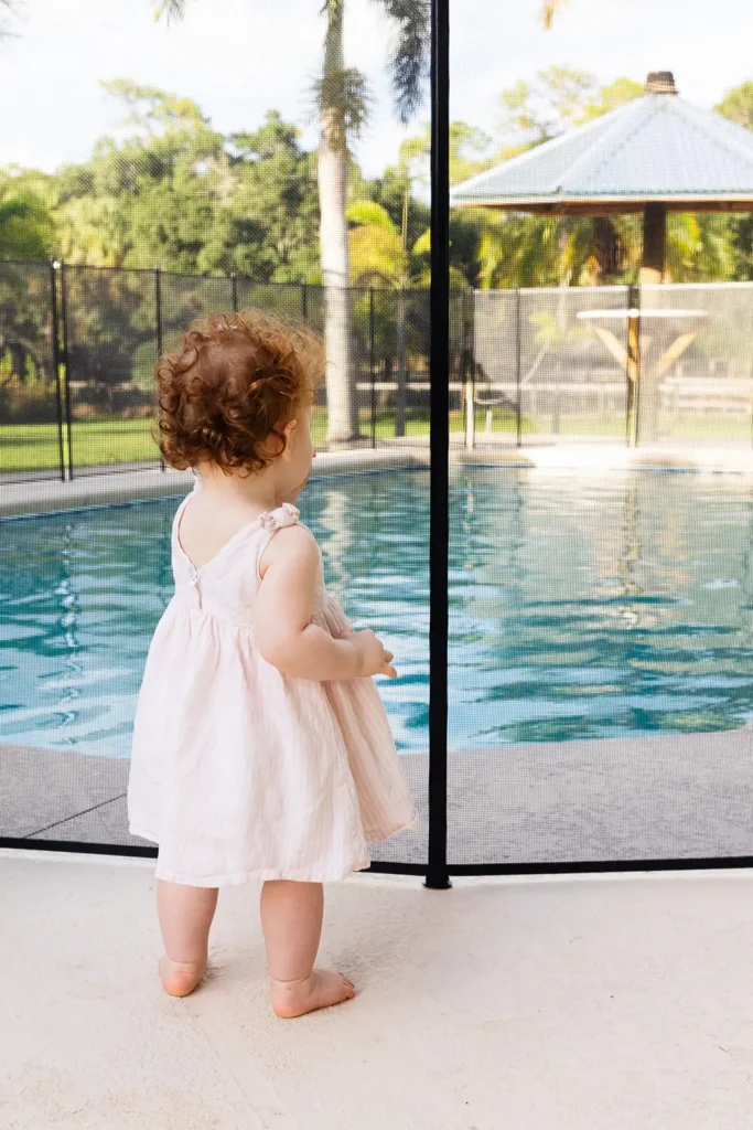 child fence Comead